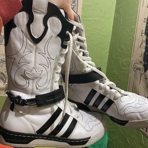 Vintage Missy Elliot x Adidas “Respect M.E.” Sneaker Boots Size US8.5W